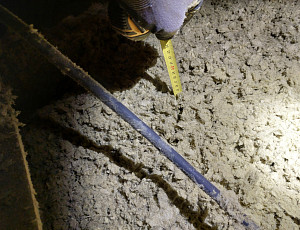 Zateplení stropu rodinného domu pomocí foukané izolace